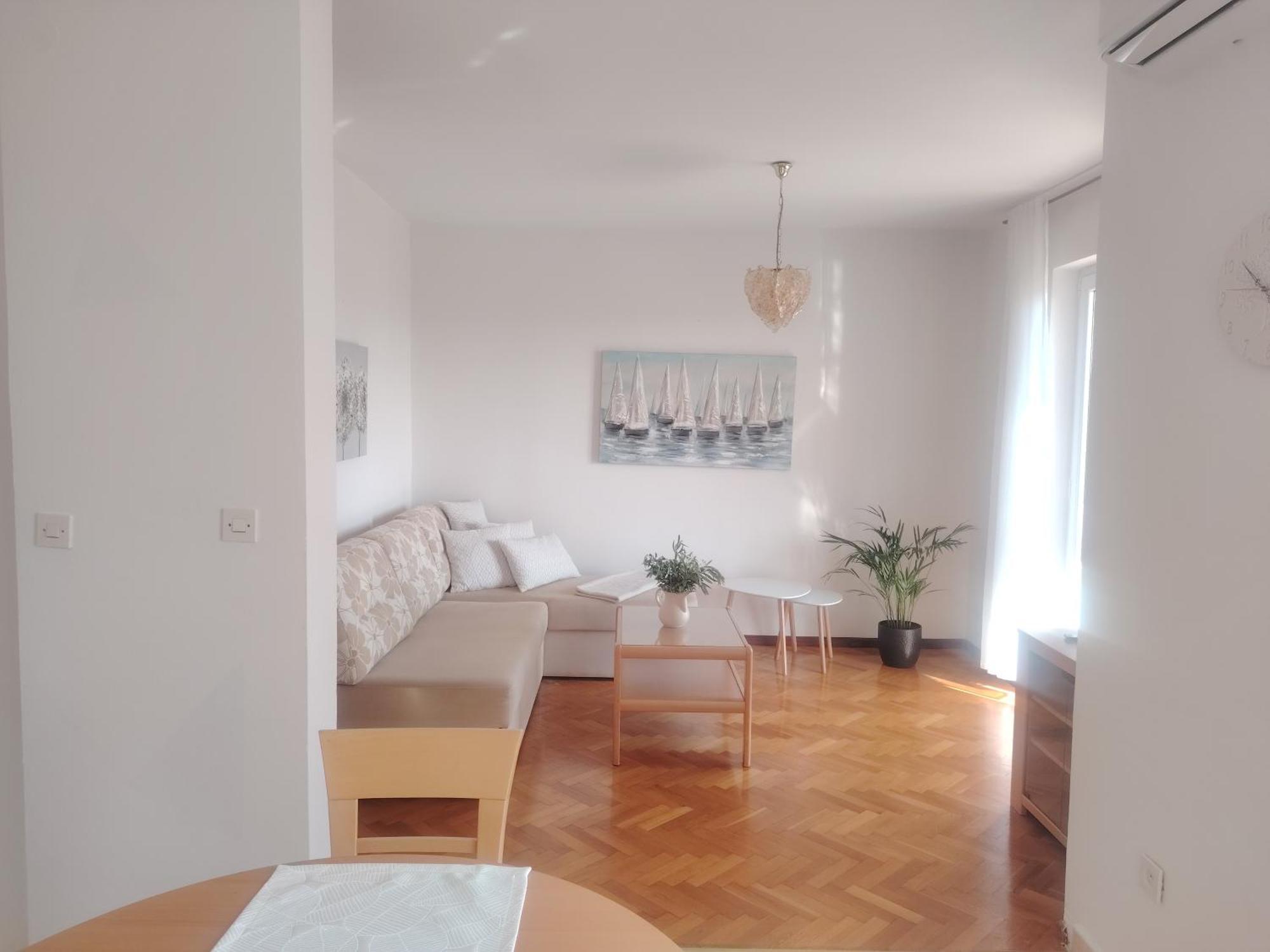 Sunny Apartment Bol